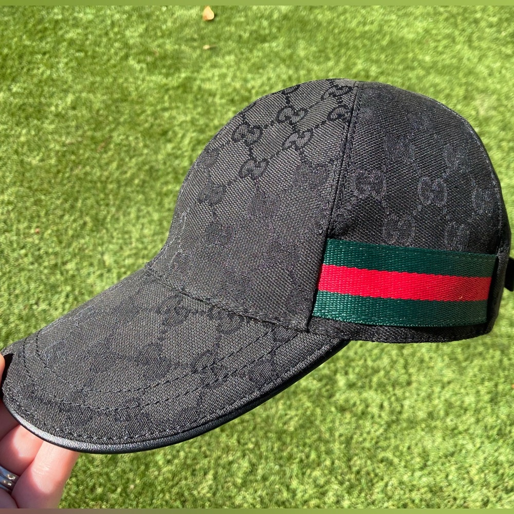 Gucci canvas baseball hat, black w/ green and red stripe detail, size Medium/58